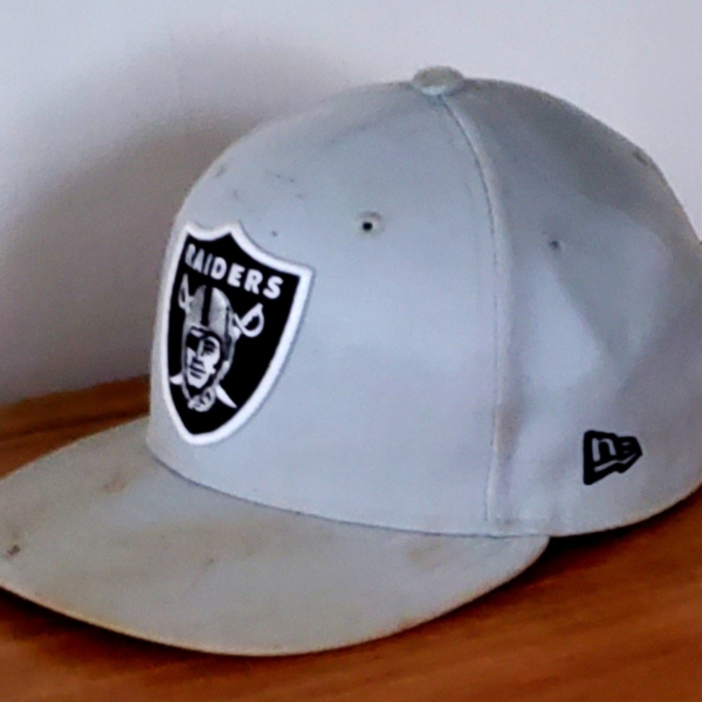 Worn for 1 hour and got it dirty .Lv.Raiders fitted 7 1/2